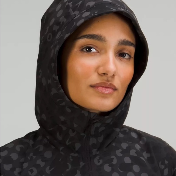 Lululemon Water Repellant Jacket - Picture 2 of 12